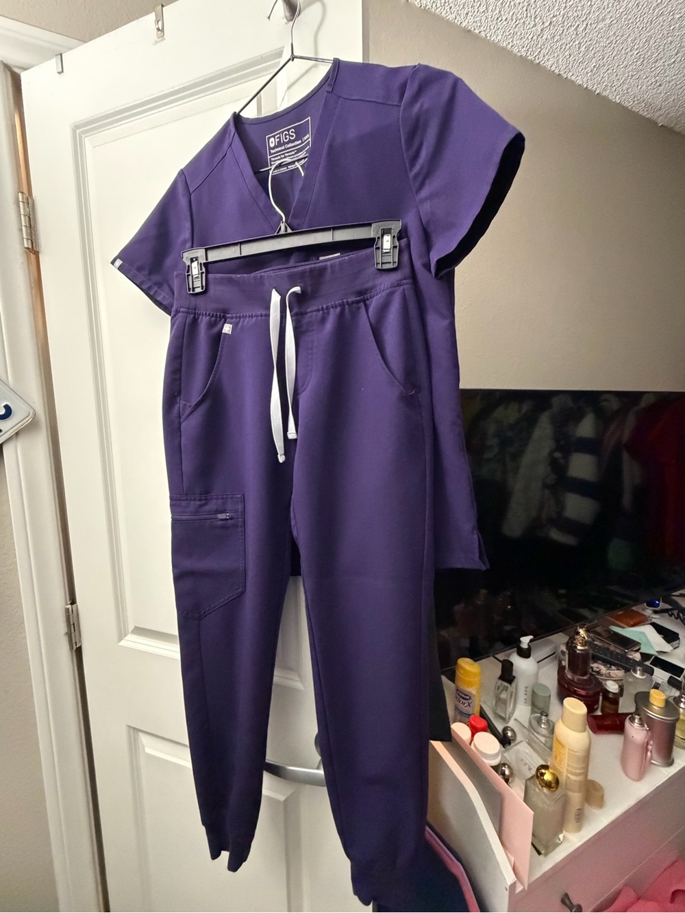 FIGS Women's Purple Scrub Jogger Pants and tops good condition xxs petite